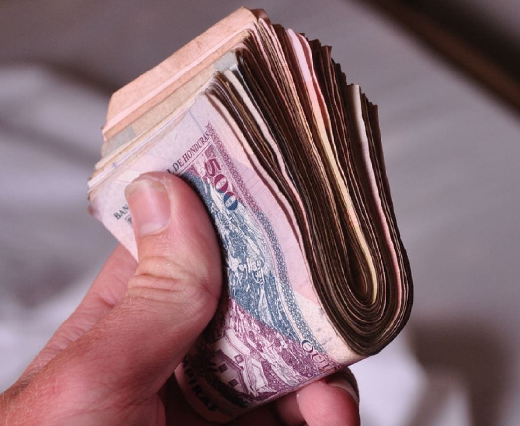 La cantidad del pago varía del tiempo trabajado del hondureño en la empresa. Foto: TuNota