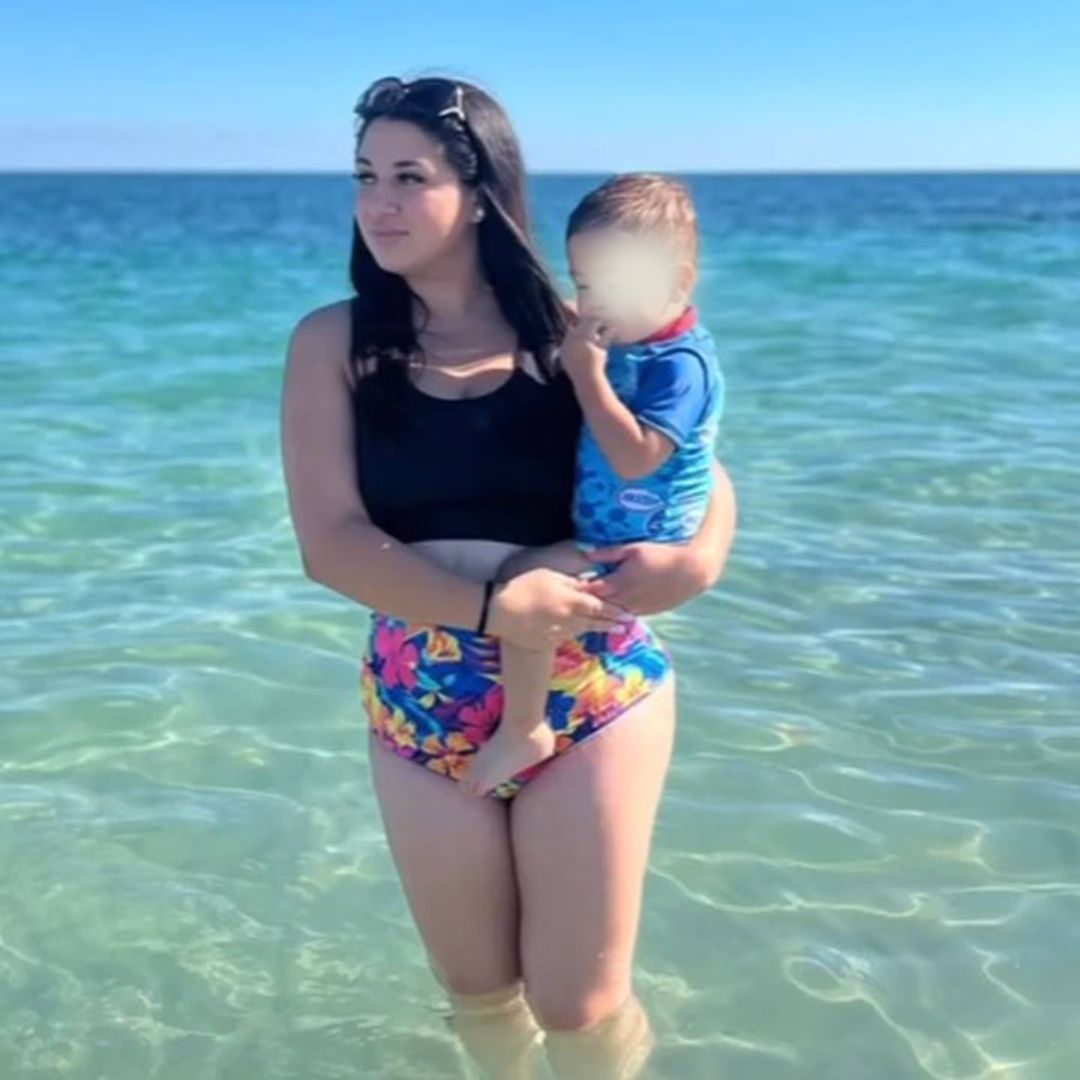 Camila Sepúlveda, pareja de Jordhy Thompson, y su hijo Bruno. Foto: Redes sociales