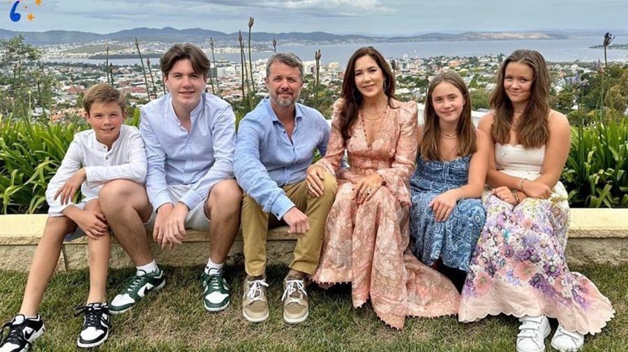 Federico y Mary de Dinamarca con sus cuatro hijos. Foto: Perfil
