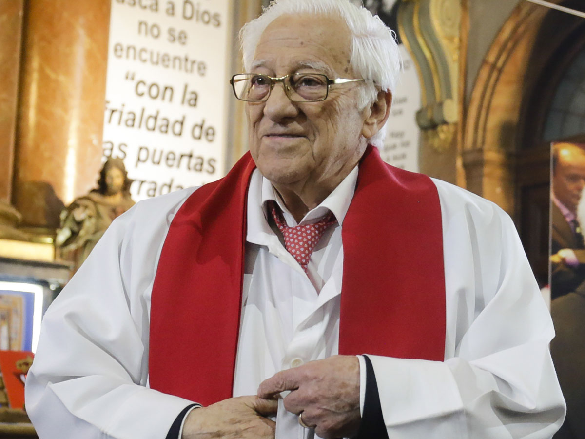 La salud del padre Ángel se encuentra fuera de peligro. Foto: Semana