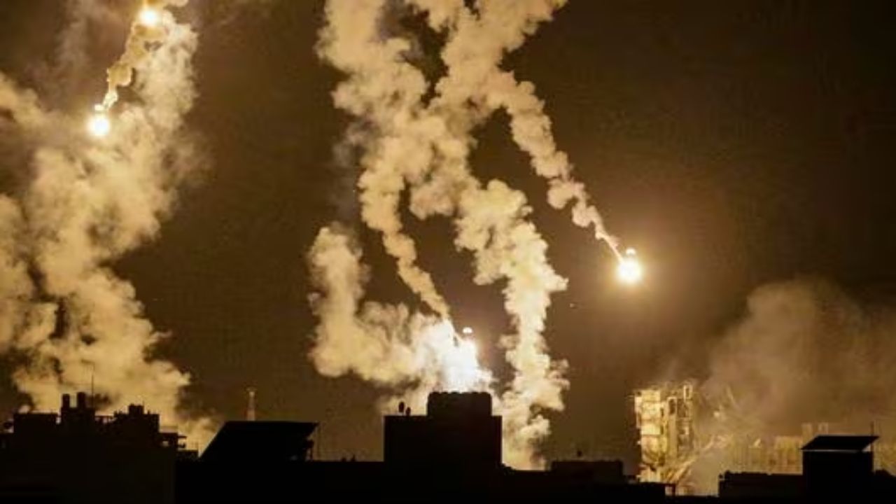 Nuevo apagón en Gaza tras corte de sus comunicaciones mientras sigue la ofensiva israelí
