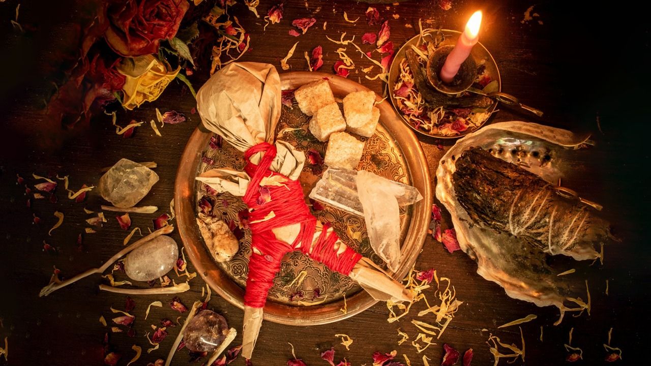 Imagen de Magia práctica: el lucrativo negocio de ser bruja en Etsy y TikTok