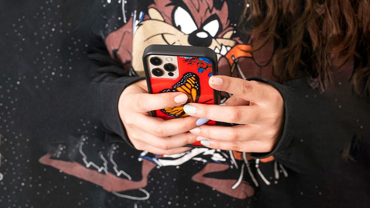 El problema con el celular no es de los niños, sino de los padres