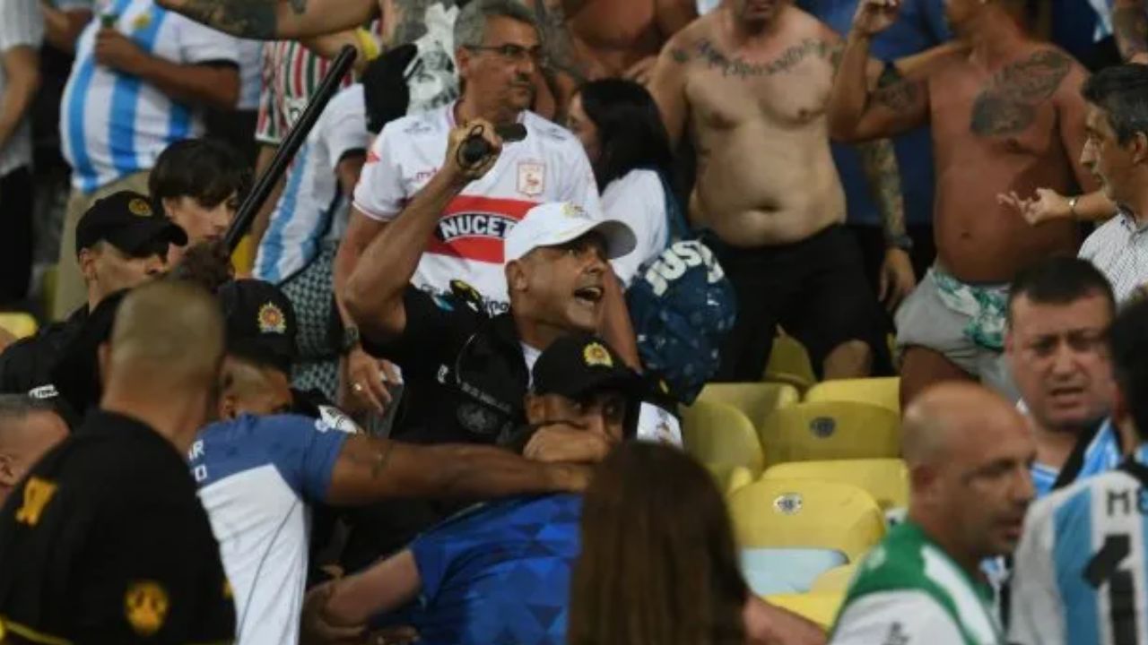 Prisión para una argentina detenida por insultos racistas durante el partido contra Brasil