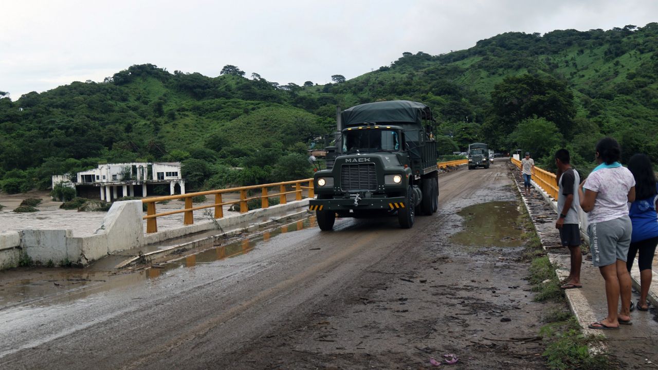 Imagen de México no cobrará impuestos a los afectados por el huracán Otis hasta febrero de 2024