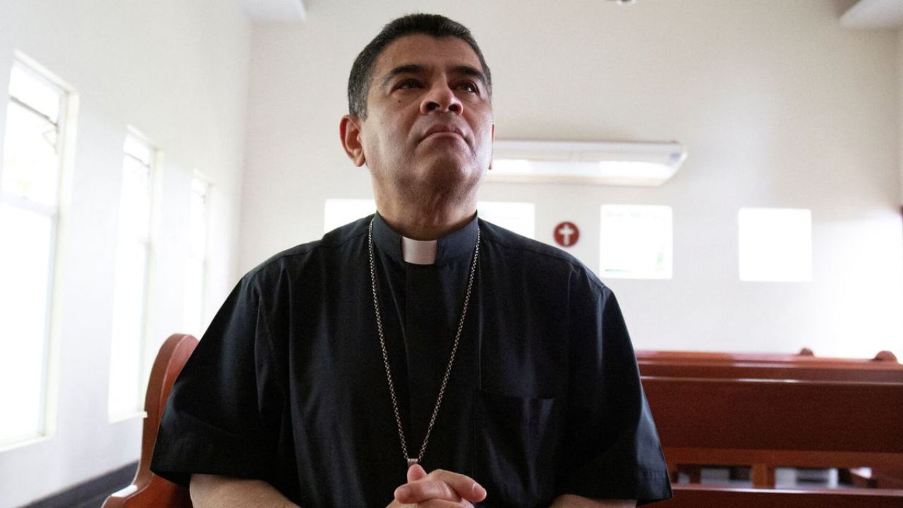 Imagen de El obispo nicaragüense Rolando Álvarez pasa su primer cumpleaños en prisión