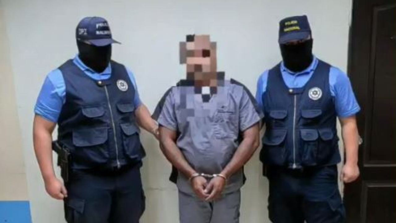 Imagen de 'Le regalaba ropa íntima para que le modelara', enfermero habría abusado de menor de 15 en Hospital Santa Rosita