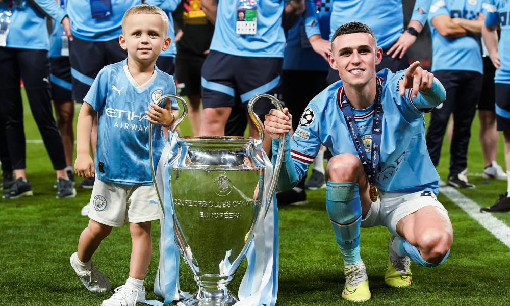 Ronnie Foden, primer hijo de Phil Foden. Foto: ATV