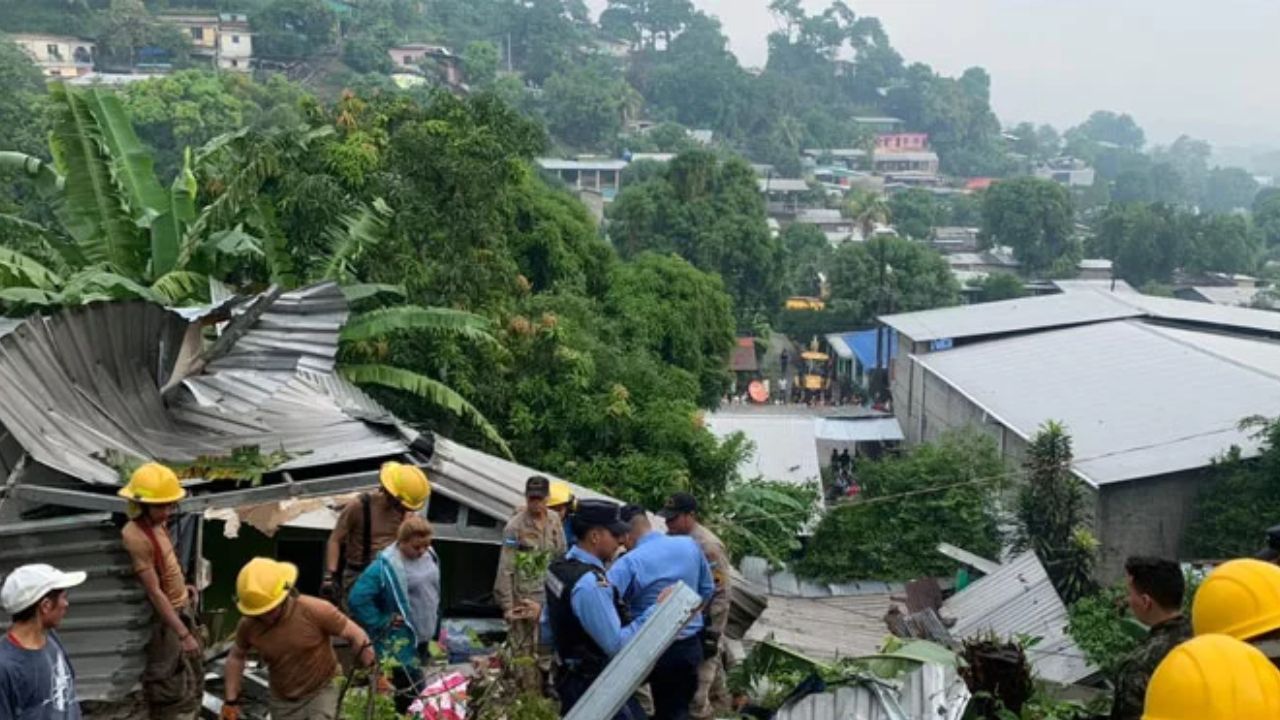 Reactivan búsqueda de hombre desaparecido en colonia Infop de Choloma tras derrumbe