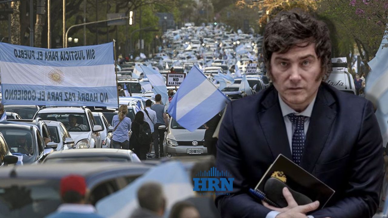 Imagen de Javier Milei presenta paquete de leyes al Congreso en jornada de manifestaciones en su contra