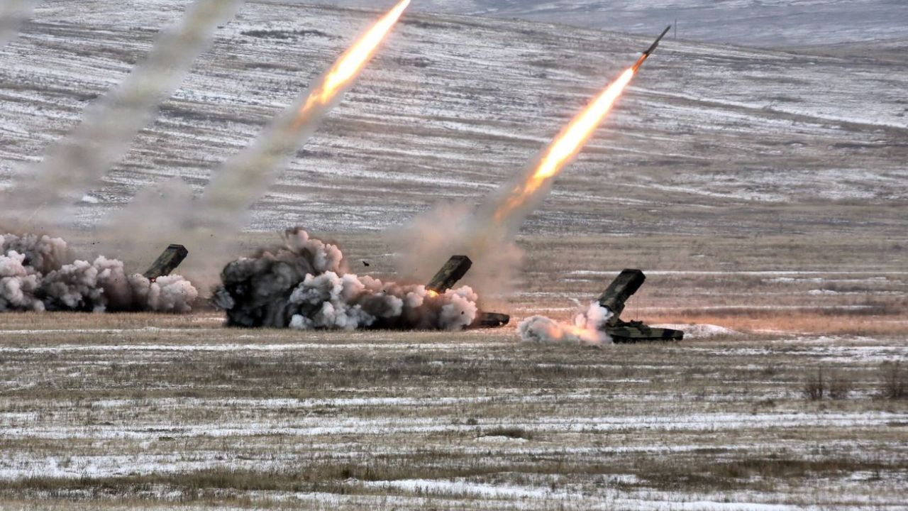 Ucrania derriba 10 de 11 drones y misil guiado Kh-59 lanzados por Rusia durante la noche