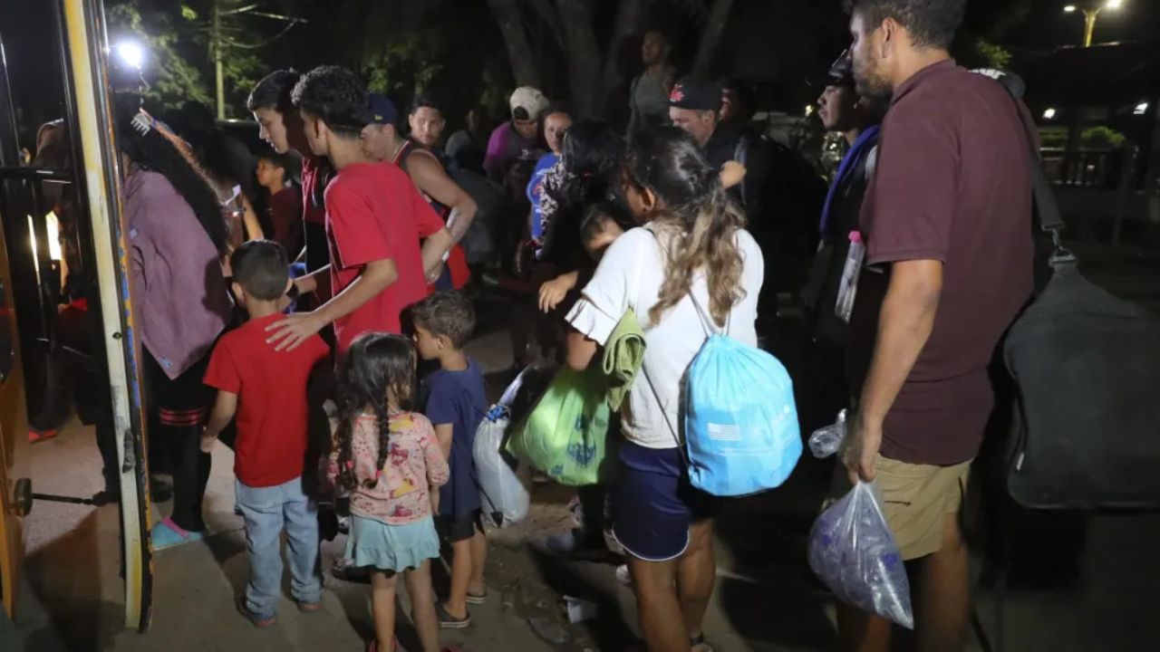 Más de 11,000 niños retornados ha atendido la Dinaf en lo que va del año