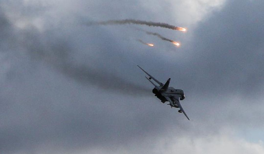 Rusia afirma que derribó tres cazas y un bombardero ucraniano en un día