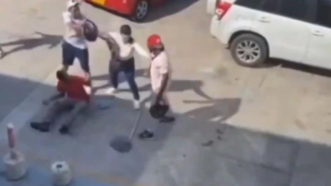 Desmayan a golpes a empleado que pidió no pisaran una zona que acababa de trapear