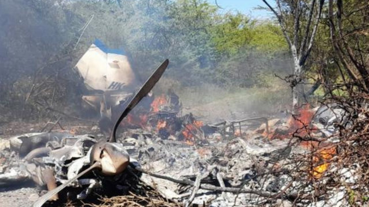 Una persona muerta y cinco heridos al caer un avión ambulancia en Colombia