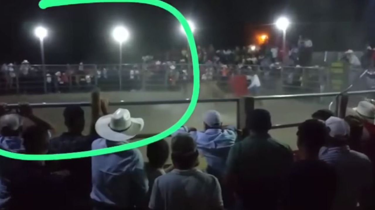 Graban desplomo de gradas con asistentes a monta de toros en Danlí