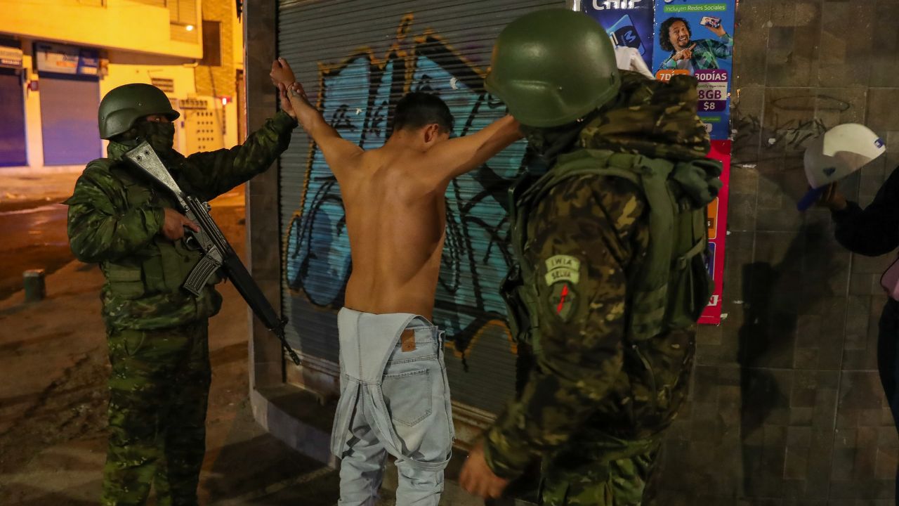 Más de 2,700 detenidos en Ecuador en 13 días de 'conflicto armado interno' contra mafias
