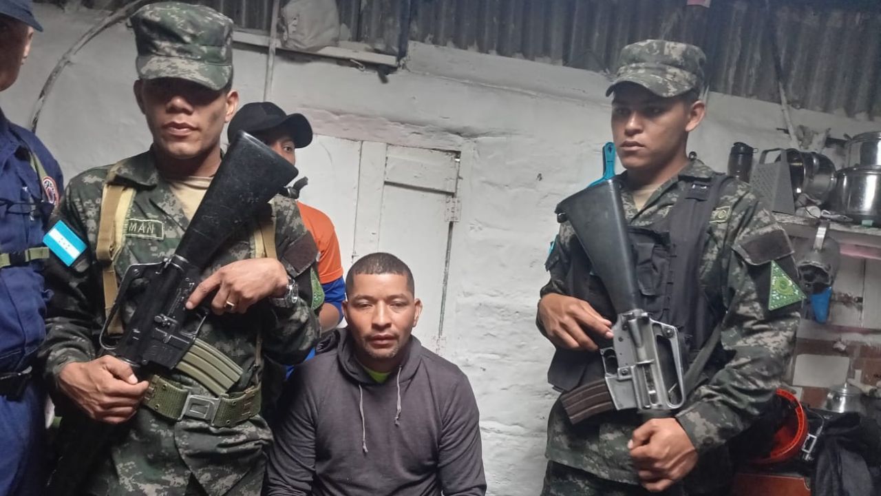 Encuentran con vida a senderista que había desaparecido en el Parque Nacional La Tigra