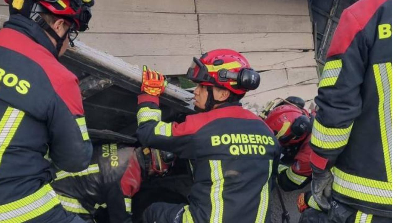 Fallece una mujer al caerle bloques de cemento  que transportaba un camión
