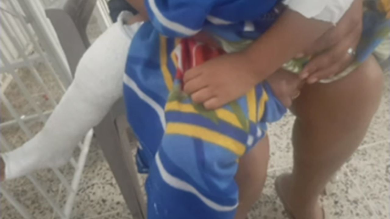 Hospitalizan a niño de 3 años tras haber recibido una golpiza, supuestamente, de su padrastro