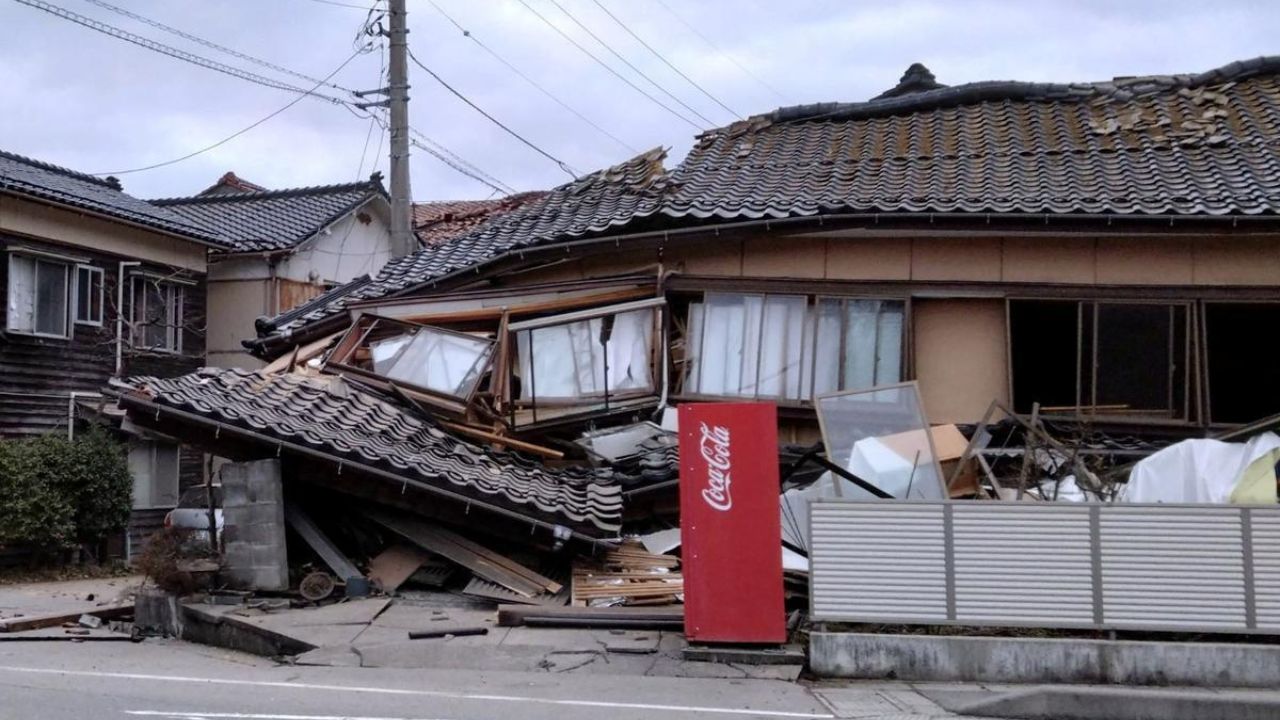Terremoto de 7.6 grados Richter  golpea costa de Japón y activan alerta de tsunami