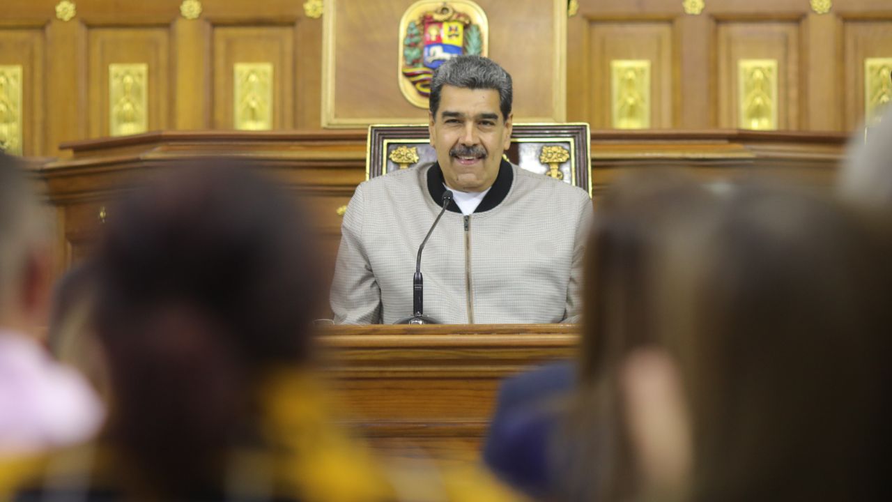 Maduro acusa a la oposición de tener una 'dependencia absoluta' de las 'órdenes' de EE.UU.