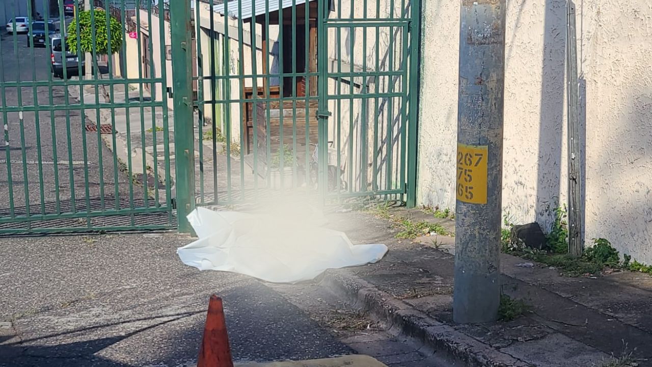 'Estuvo convulsionando', hondureño muere frente a portones de colonia en Tegucigalpa