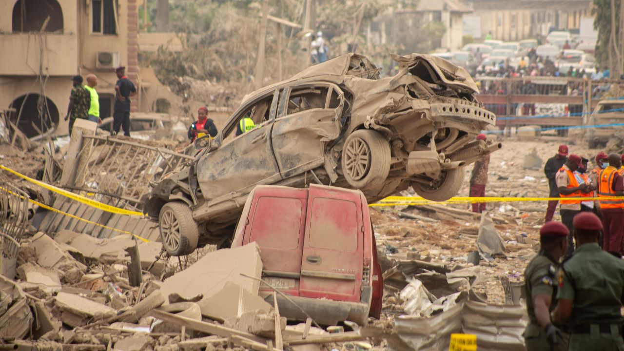Al menos dos muertos y 77 heridos por una explosión en una casa de mineros en Nigeria