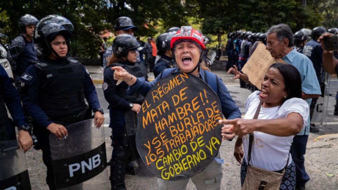 Empleados venezolanos protestan contra los 'salarios de hambre' y exigen ingresos 'dignos'