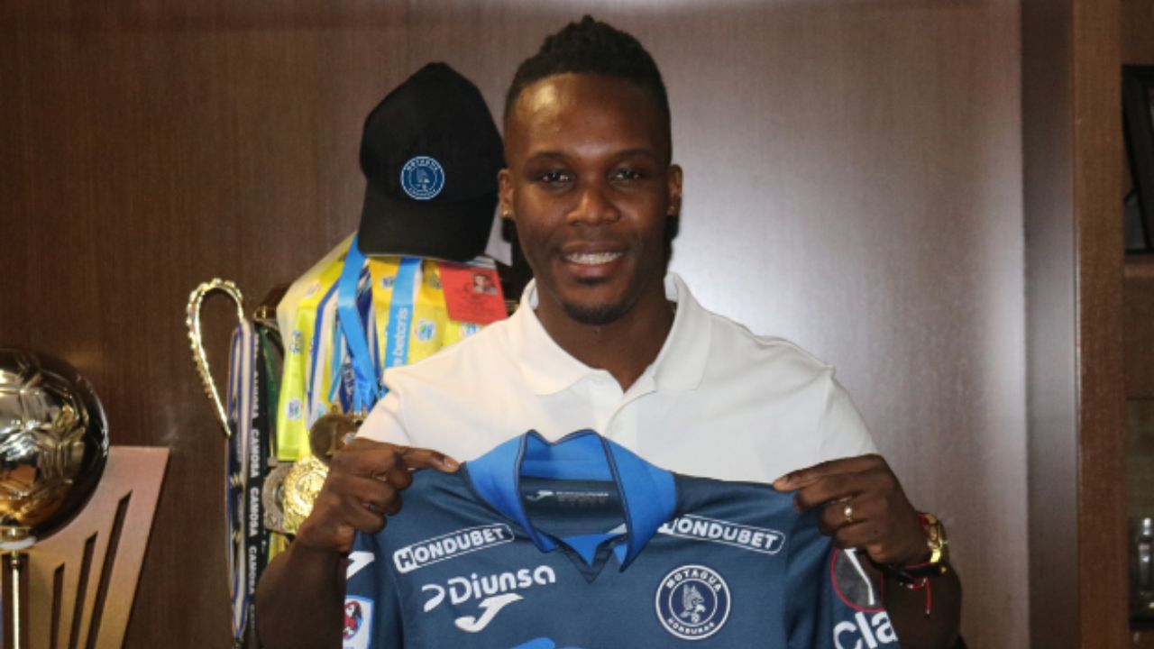¡Confirmado! Rubilio Castillo se queda con Motagua tras aceptar nuevo contrato