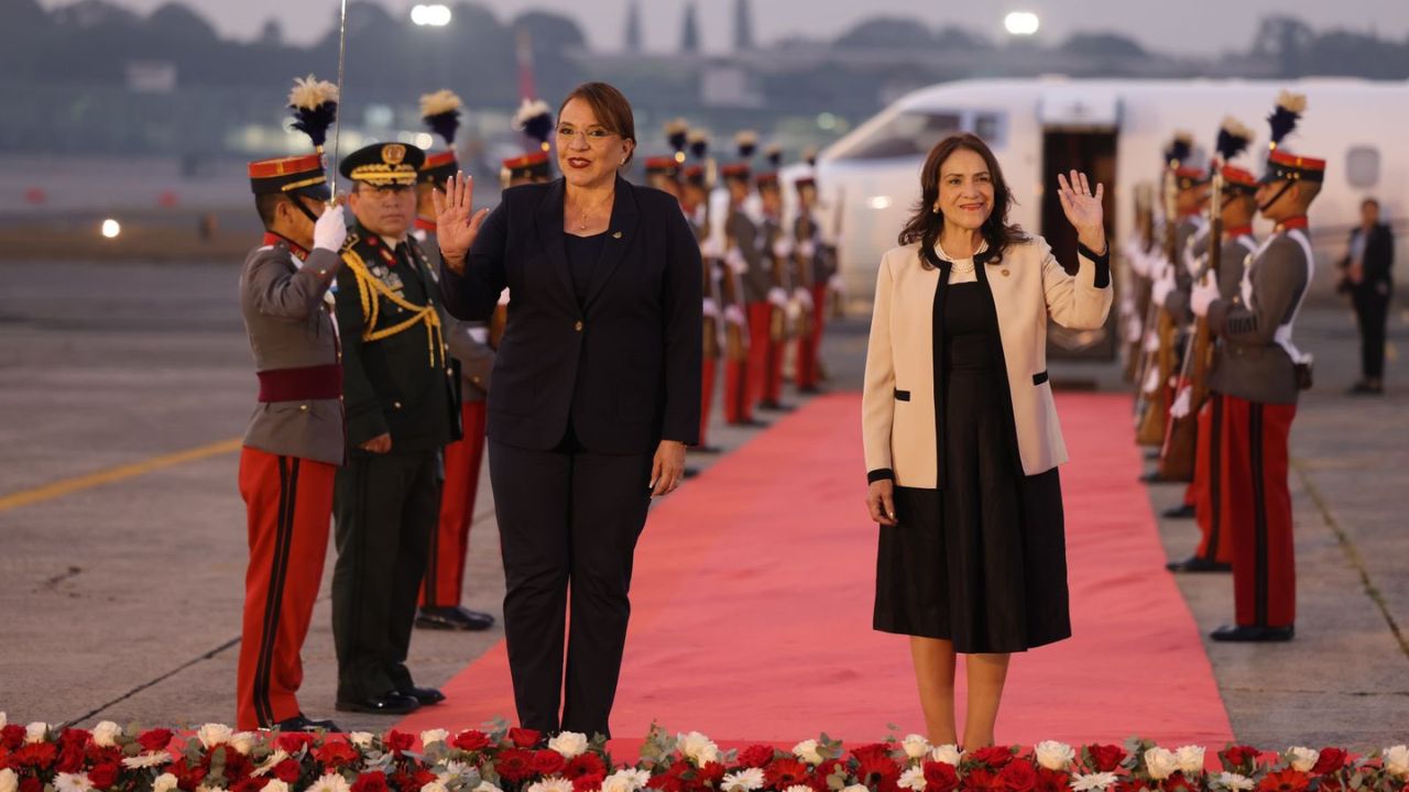 Presidenta Castro llega a Guatemala para la toma de posesión del presidente Bernardo Arévalo de León