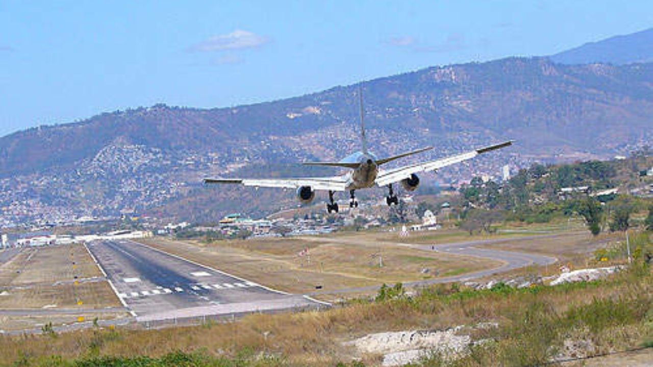 Anuncian que aeropuerto Toncontín pasará a ser propiedad del Estado de Honduras