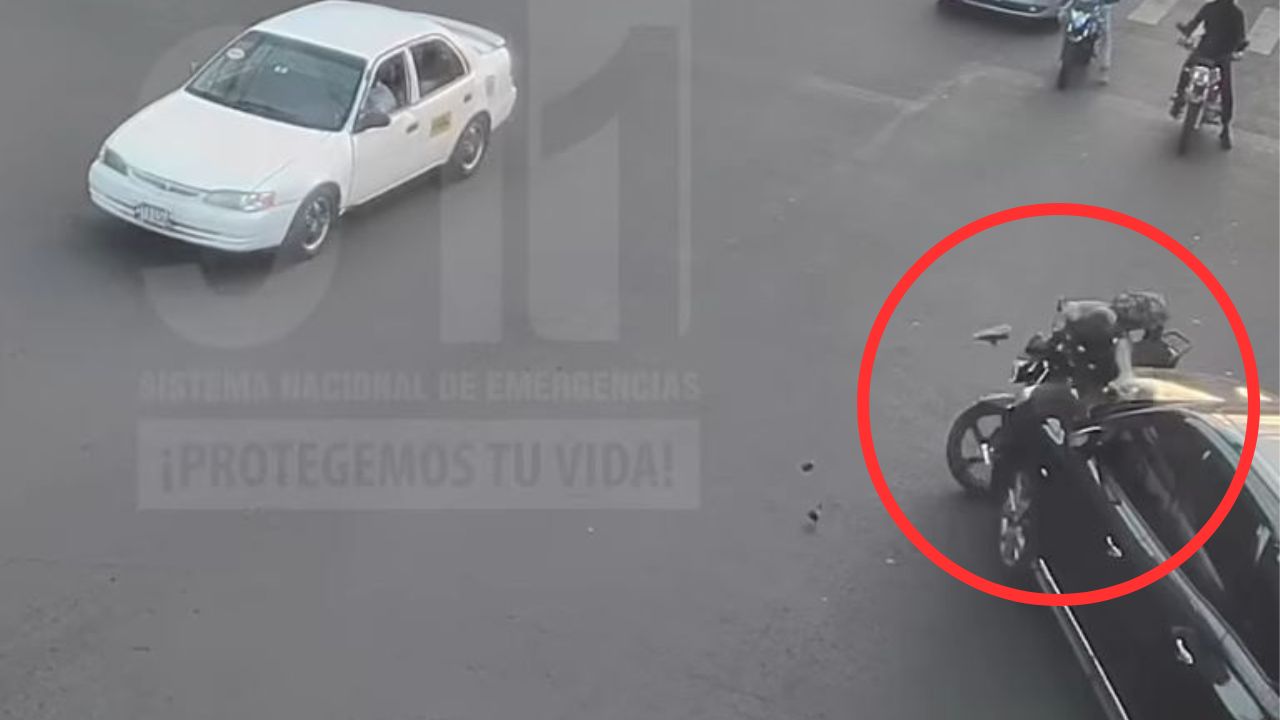VIDEO: impactante accidente entre motociclista y camioneta en Tegucigalpa