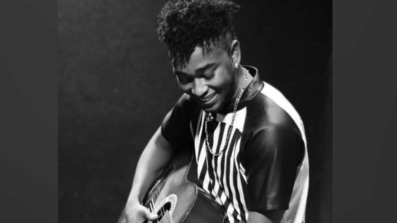 Cantante muere tras lanzarse contra camión; dejó un mensaje sobre el 'diablo'