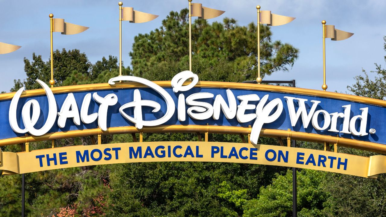 Cuestionan aumento de precios de las entradas a Disney