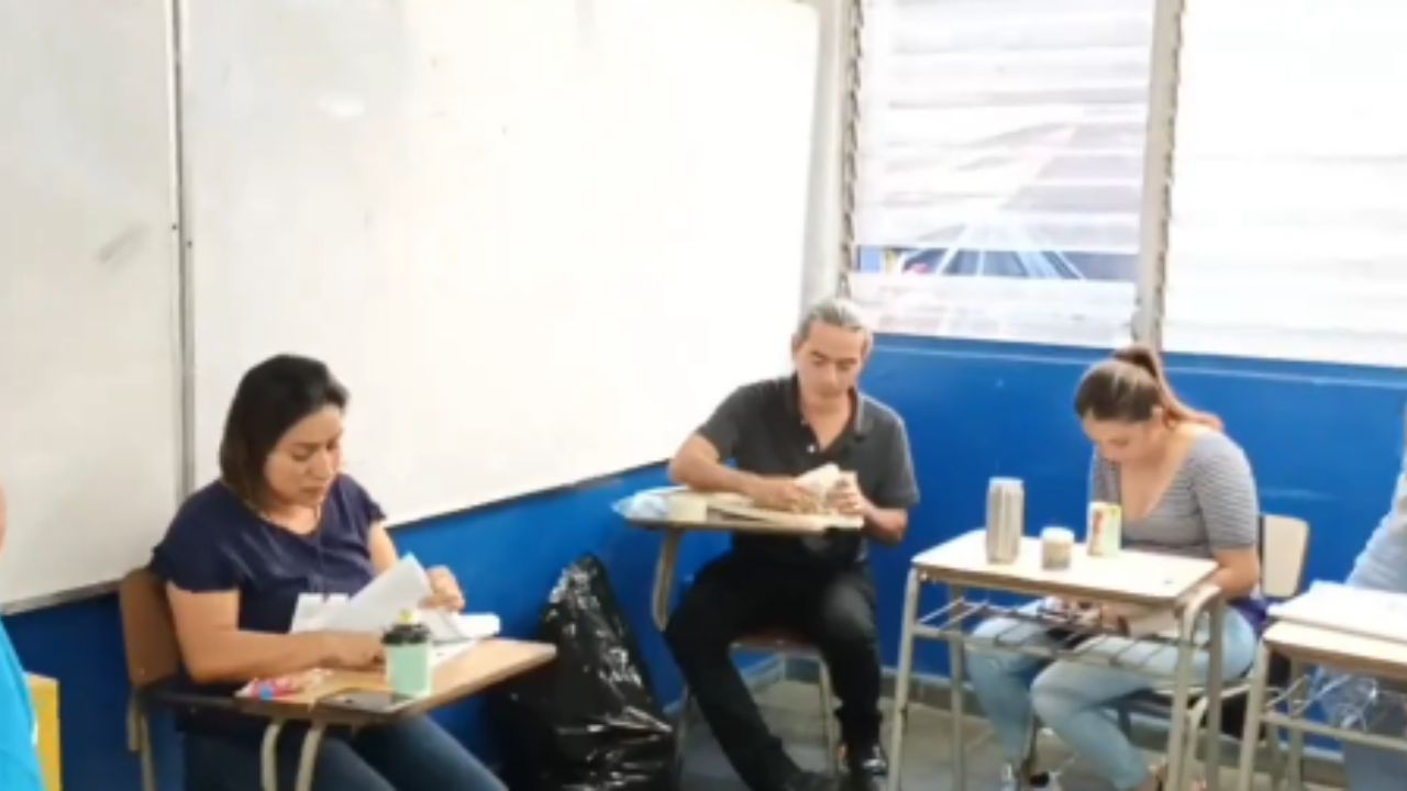 Empieza recuento de papeletas en El Salvador tras el cierre de colegios electorales