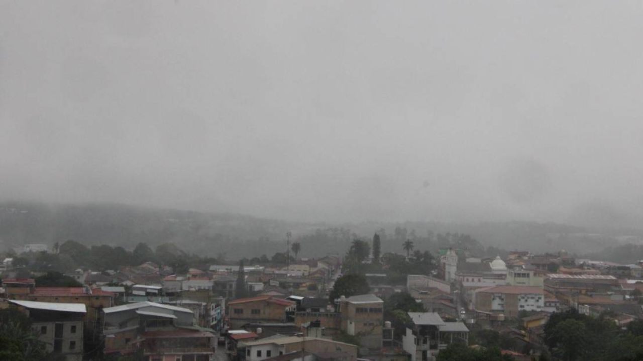 ¡Abríguese bien! Ingresa frente frío este domingo a Honduras