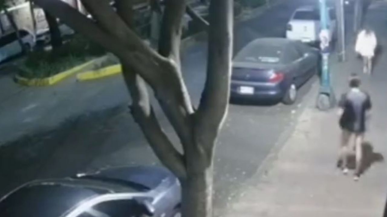 Captan a supuesto acosador; se quita la ropa para intimidar a sus víctimas