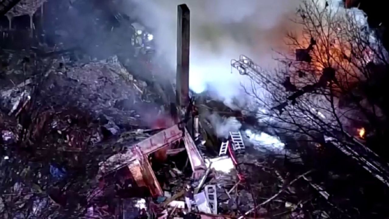 Un bombero muerto y 11 heridos en un incendio en una casa de Virginia, en EE. UU.
