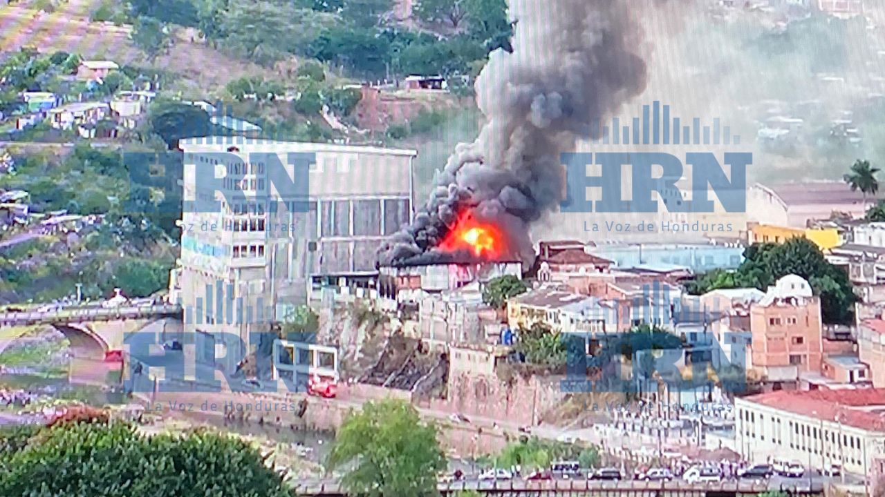 Incendio consume bodega de una importadora en Tegucigalpa