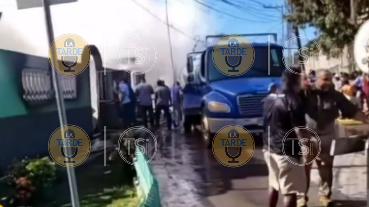 Una niña muere atropellada durante intentos por sofocar incendio en Islas de la Bahía