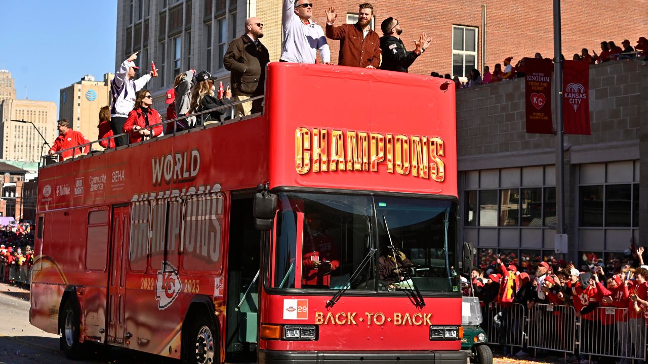 Kansas City Chiefs y la NFL donan 200,000 dólares para ayudar a las víctimas de tiroteo