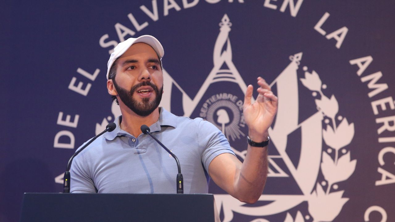 Nayib Bukele recibe la credencial de presidente electo de El Salvador