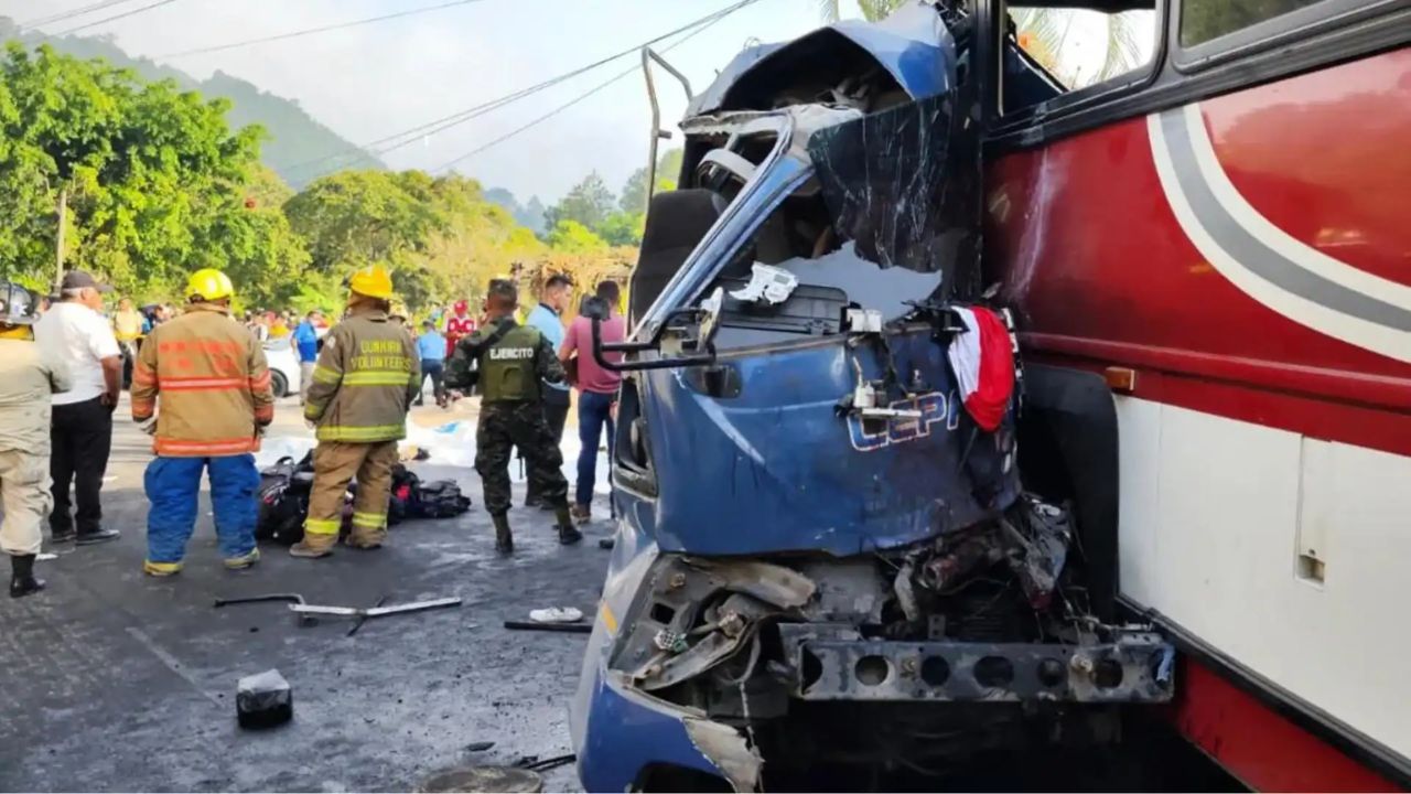 Envían a prisión a conductor y cobrador de bus que provocó accidente en Copán