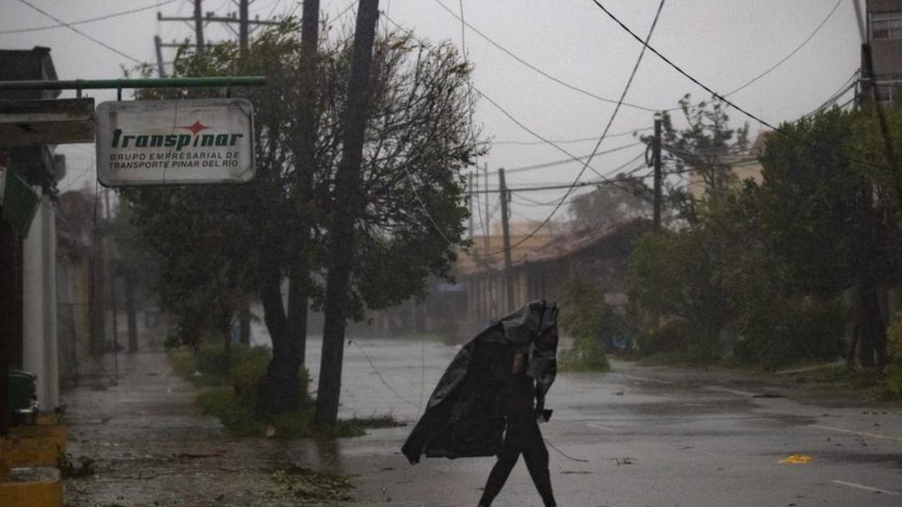 Las lluvias intensas dejan a miles de personas sin electricidad en  Cuba