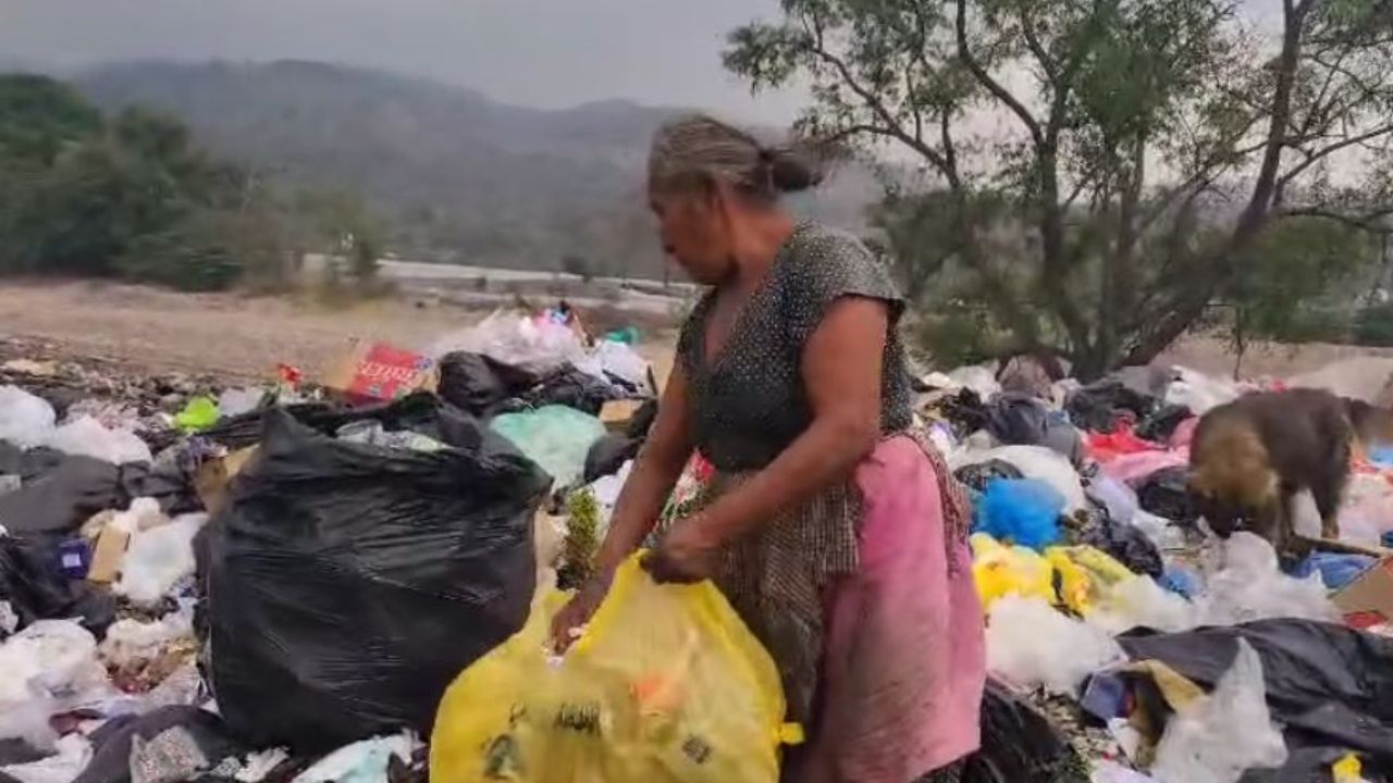 Hondureña siguió recolectando botes en basurero pese a que su hijo estaba muerto en el lugar
