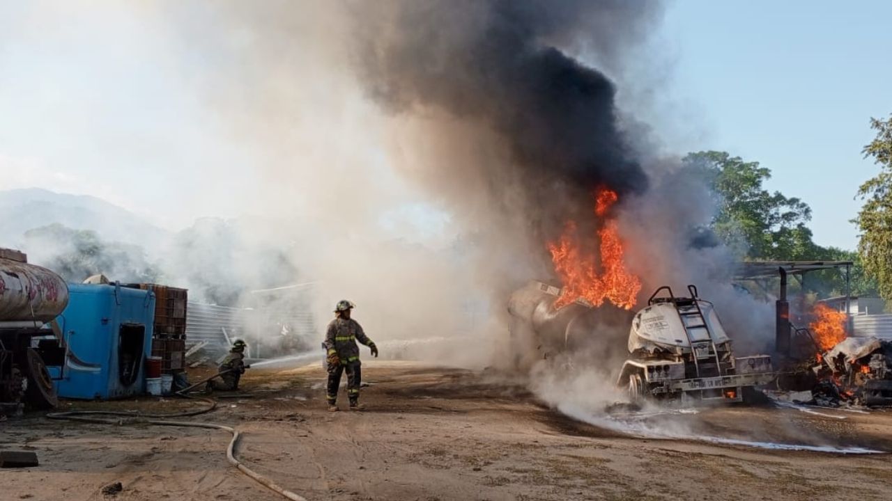 Identifican a hondureño que murió calcinado en explosión de dos cisternas de combustible