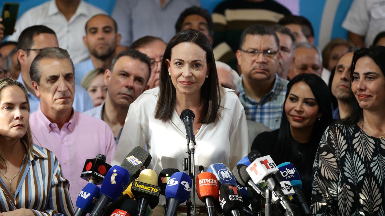 María Corina Machado dice que hay tiempo para poder sustituir al candidato presidencial