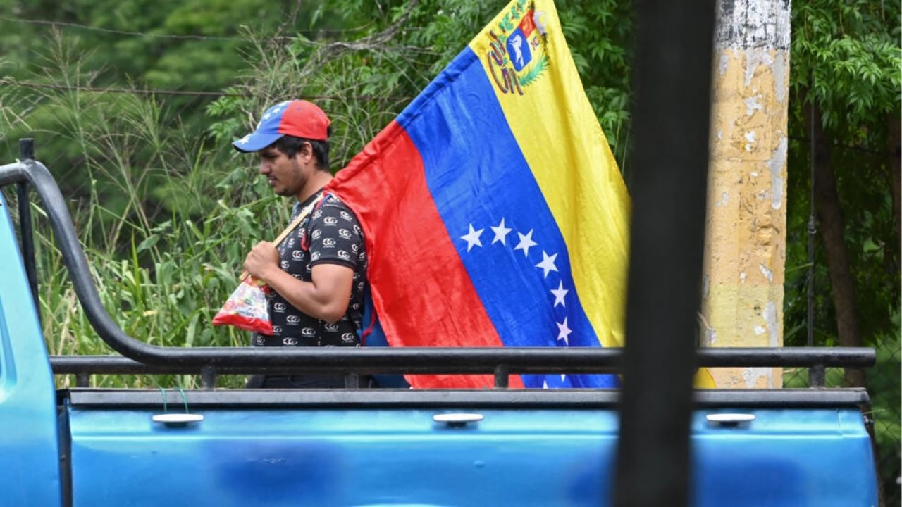 Uno de cada tres venezolanos de entre 3 y 24 años de edad no estudia, según encuesta