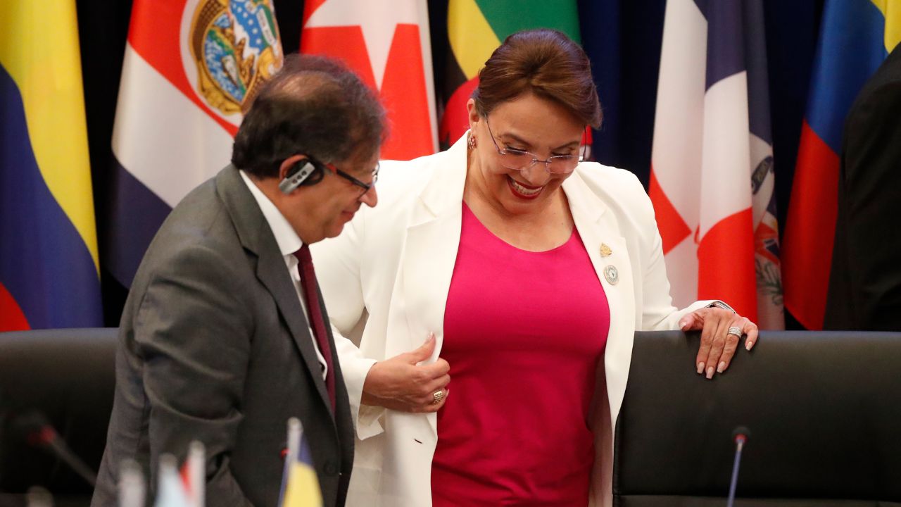 'Afirmo mi compromiso con la Paz': Xiomara Castro asume la presidencia de la Celac